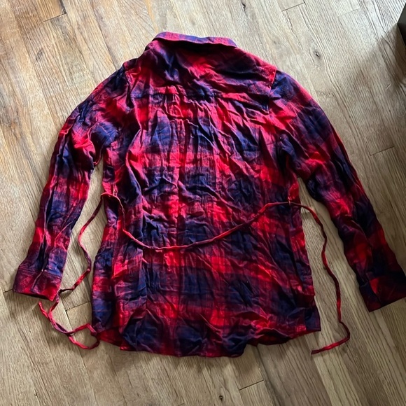 Motherhood Maternity Red and Blue Casual Button Down Shirt - Picture 5 of 5